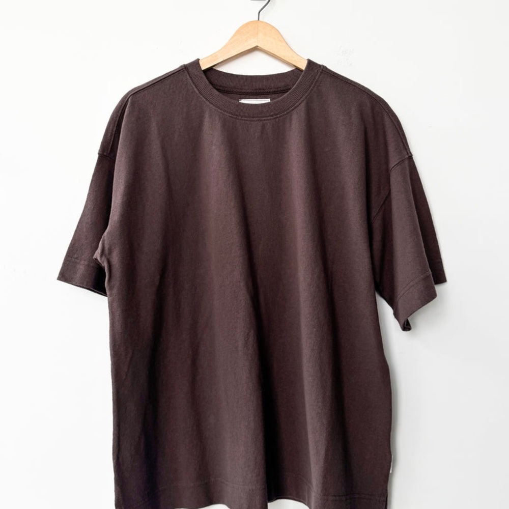 Le Bon Shoppe Jayden Tee in Chocolate, Size XS/S